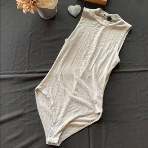 🦄 4/$40 Basic Forever 21 Grey Bodysuit